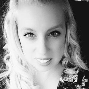 Meet your Posher, Caitlin